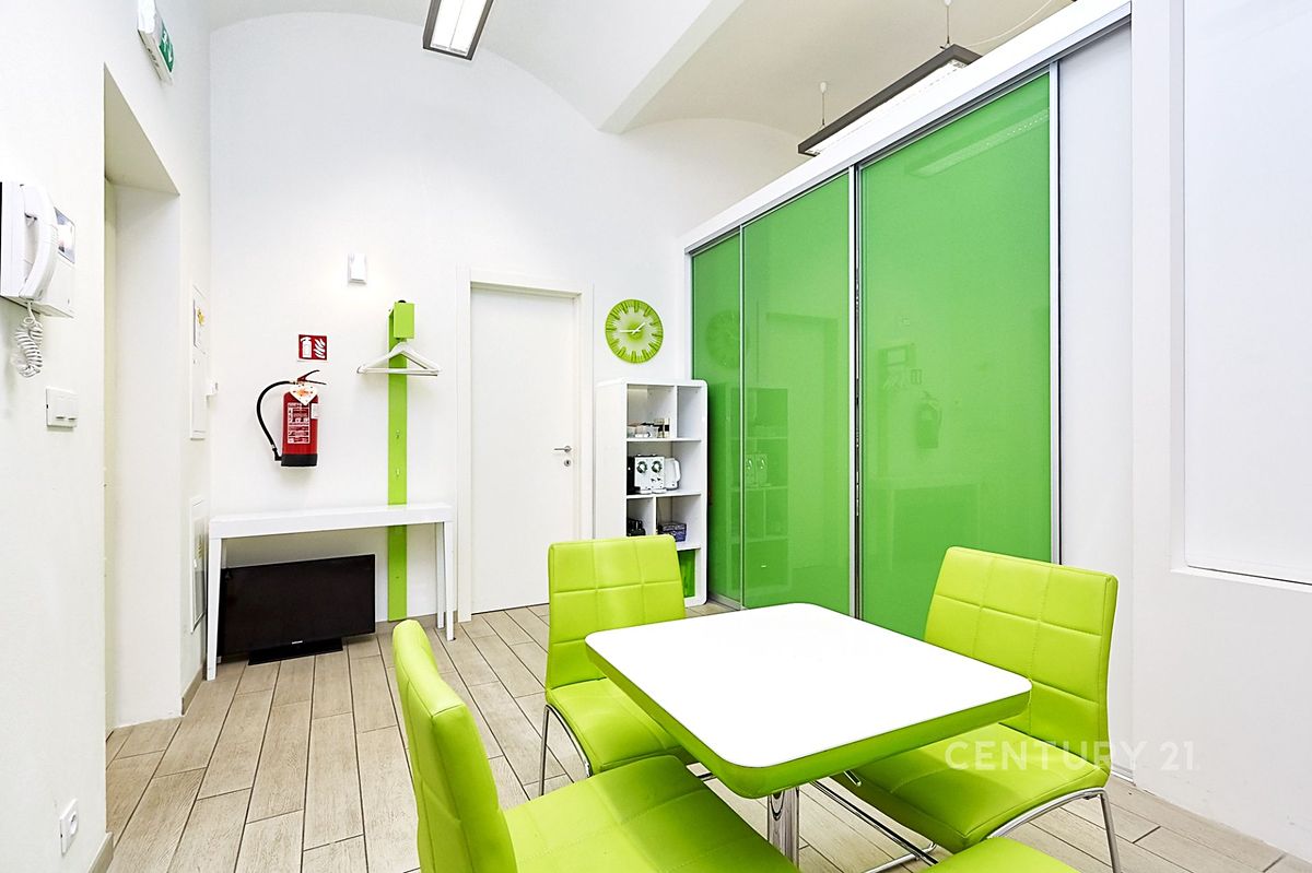 Pronájem kanceláře 37 m² – fotografie 3