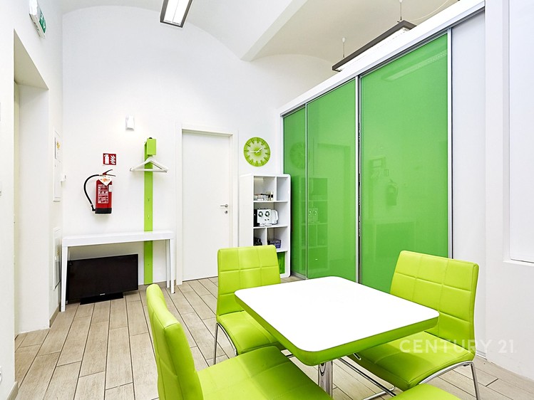 Pronájem komerčního prostoru, 37 m² (3 z 11)