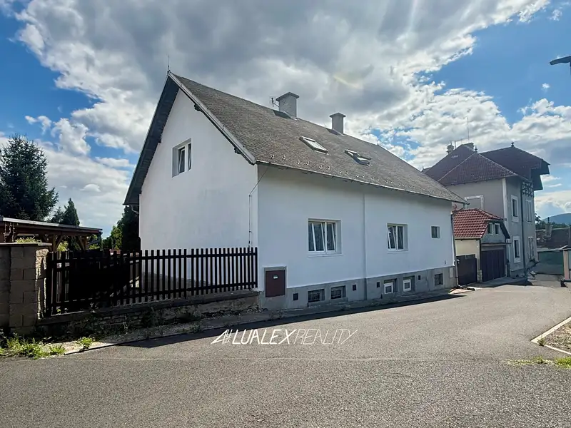 Prodej rodinného domu 270 m², pozemek 511 m², Litvínov – náhled fotky 2