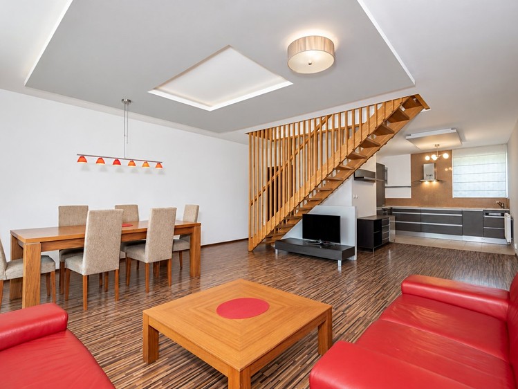 Wohnung 4+kk zur Miete, 120 m² (1 von 32)