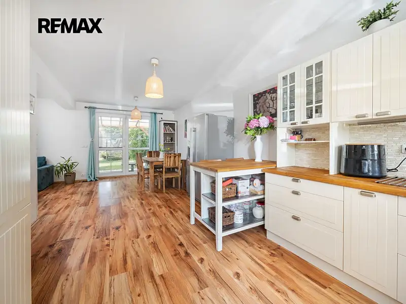 Prodej rodinného domu 104 m², pozemek 105 m², Líbeznice – náhled fotky 2