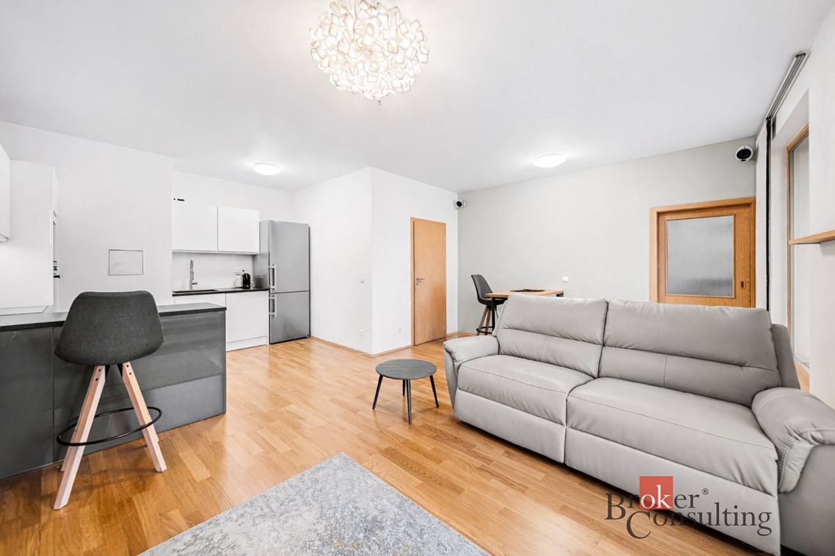 Pronájem bytu 3+kk 78 m² – fotografie 2