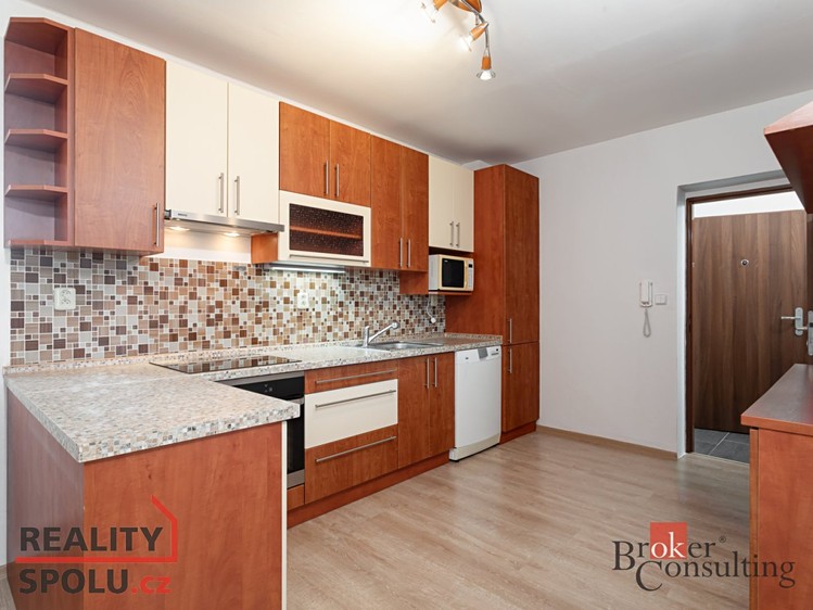 Pronájem bytu 3+kk, 66 m² (3 z 16)