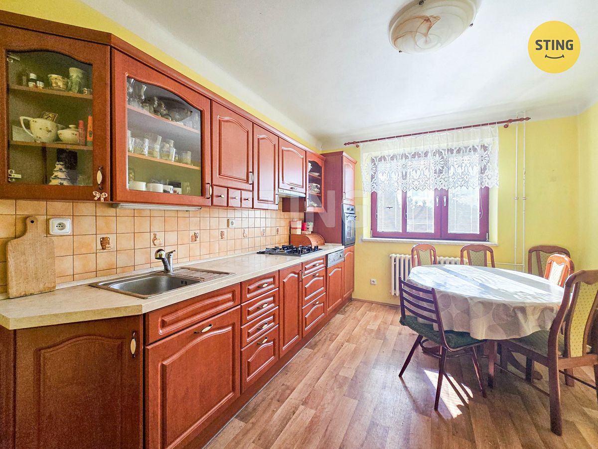 Prodej rodinného domu 224 m², pozemek 2162 m² – fotografie 5