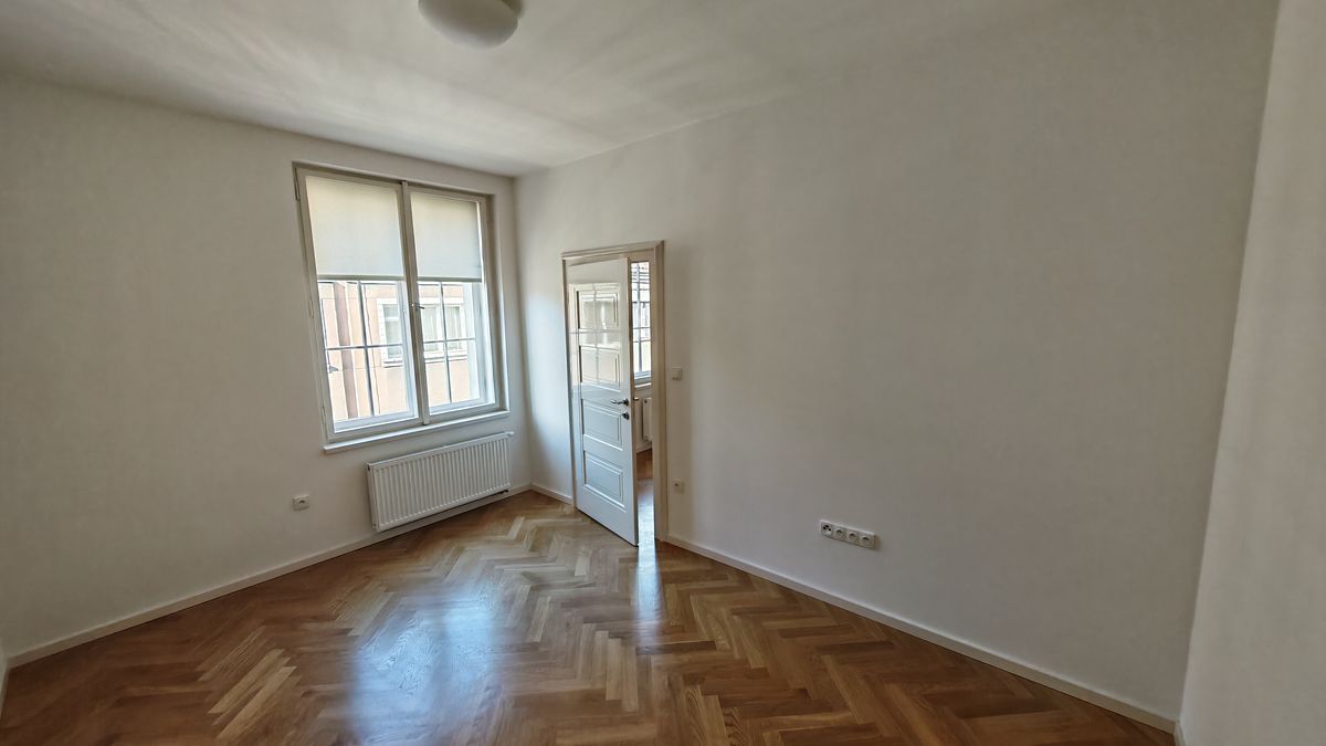 Pronájem bytu 2+1 61 m² – fotografie 3