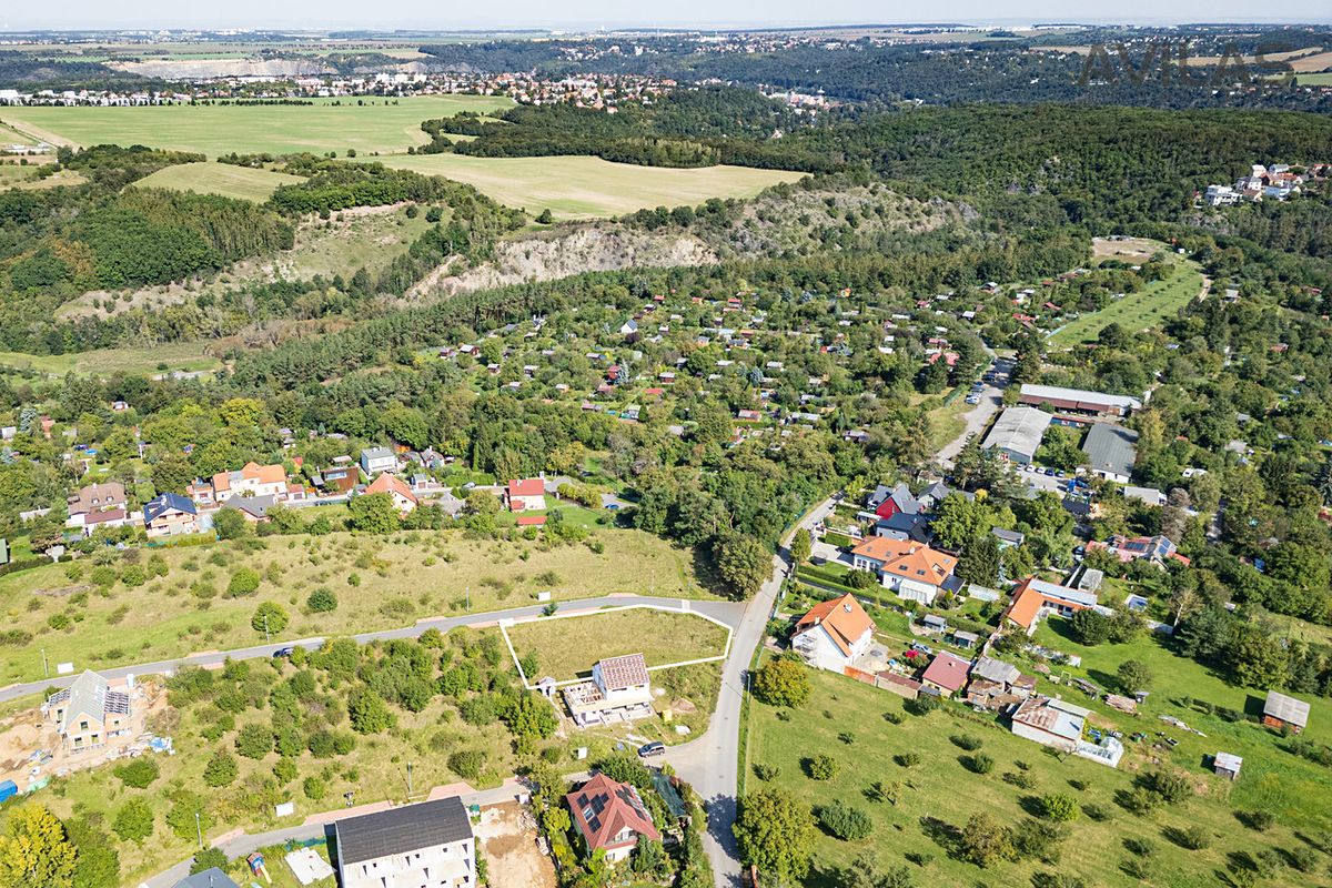 Prodej stavebního pozemku 931 m² – fotografie 3