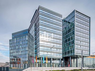 Pronájem kanceláře 739 m²