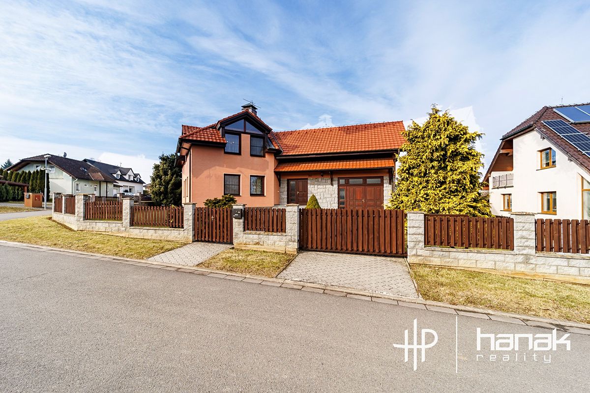 Pronájem rodinného domu 276 m², pozemek 854 m²