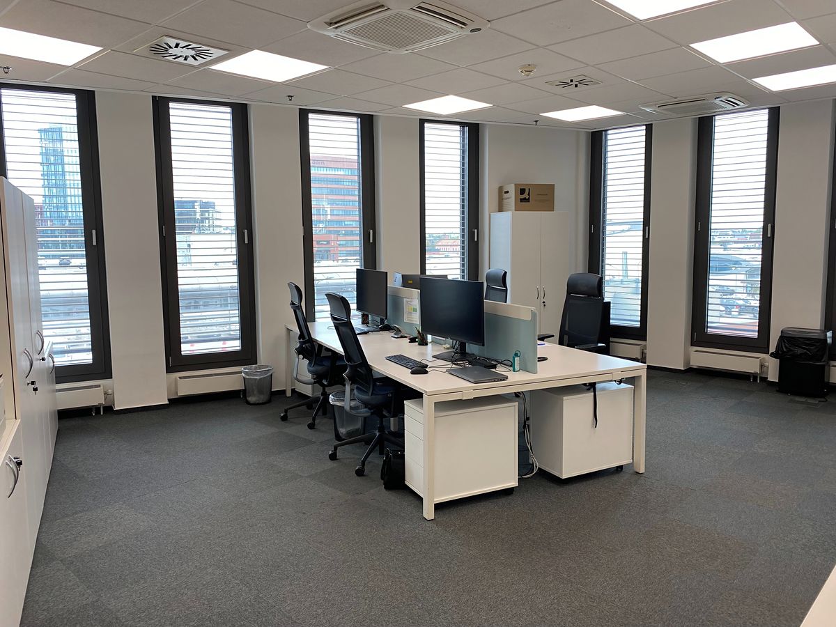 Pronájem kanceláře 164 m² – fotografie 2