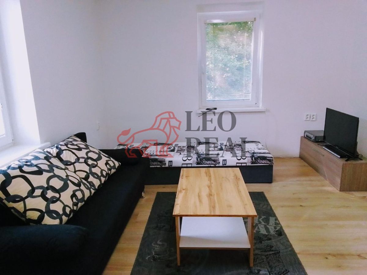 Pronájem bytu 2+1 51 m² – fotografie 4