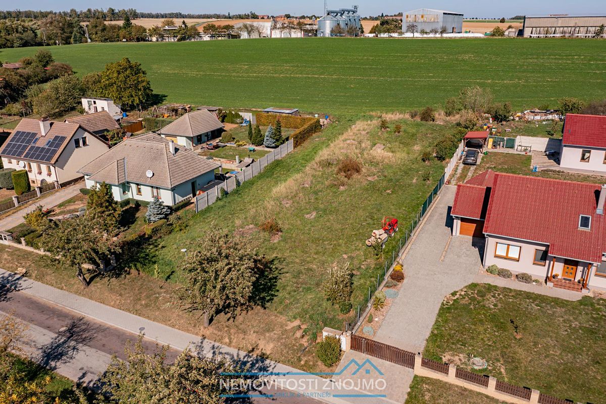 Prodej stavebního pozemku 1240 m²