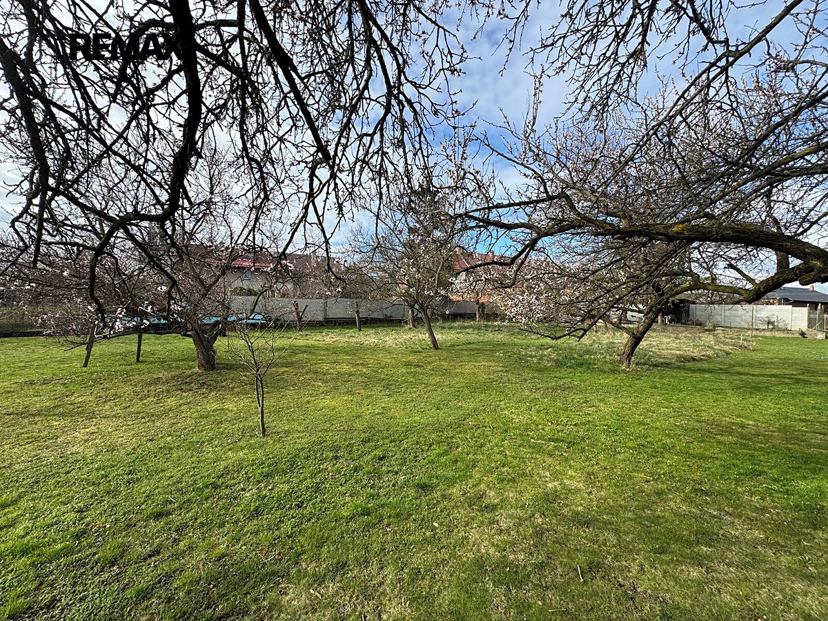 Prodej stavebního pozemku 1168 m² – fotografie 2