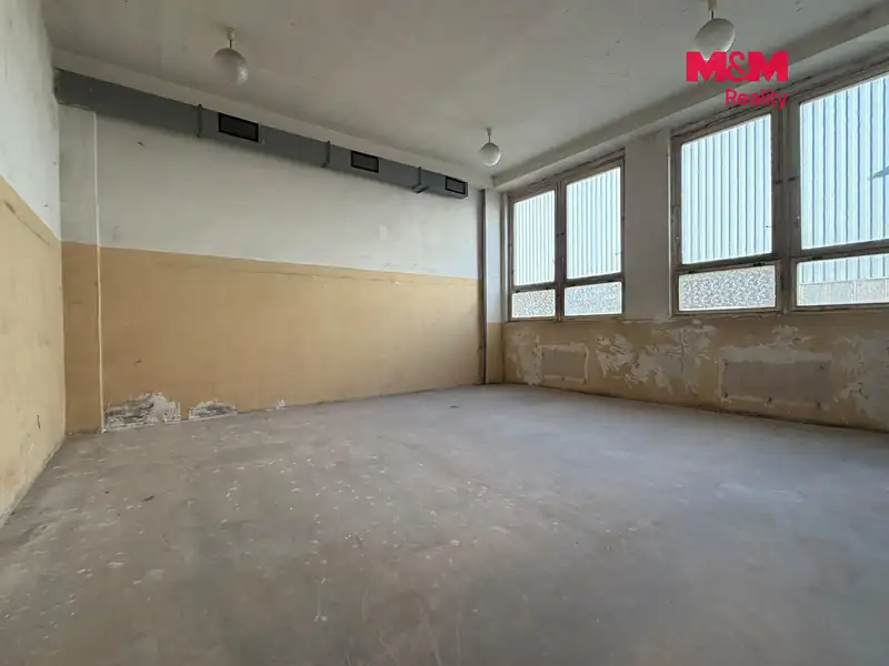 Pronájem skladového prostoru 996 m², Buštěhrad – náhled fotky 2