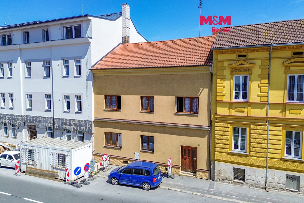 Prodej rodinného domu 343 m², pozemek 268 m², Plzeň – fotka 1 z 3