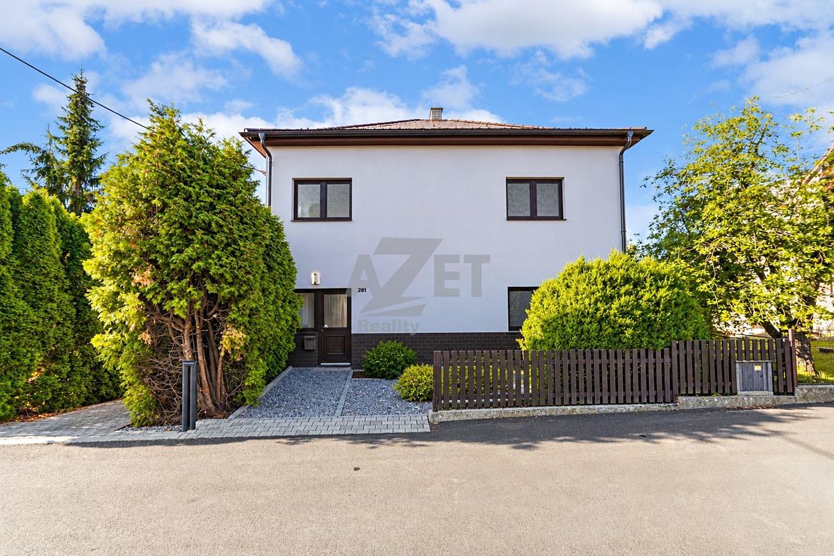 Prodej rodinného domu 420 m², pozemek 1339 m² – fotografie 2