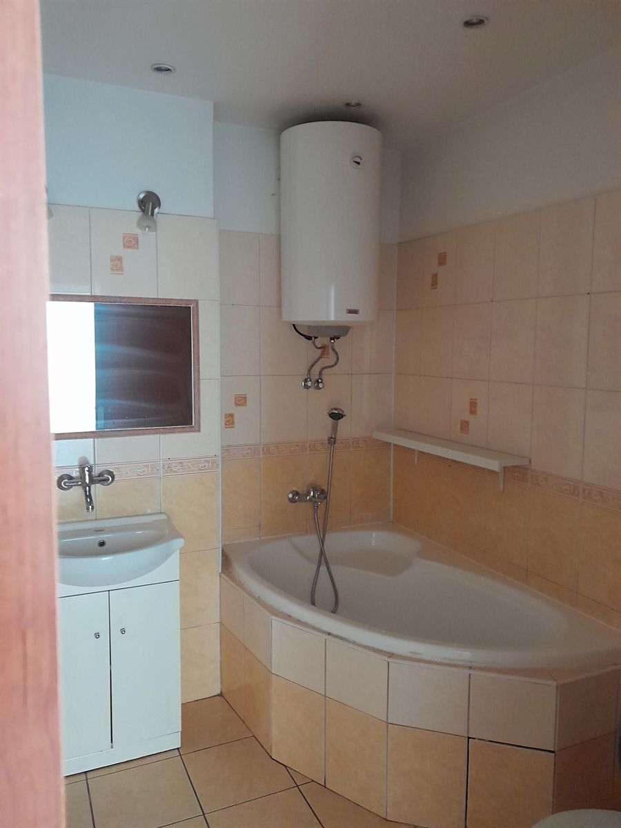 Prodej vícegeneračního domu 201 m², pozemek 400 m² – fotografie 3