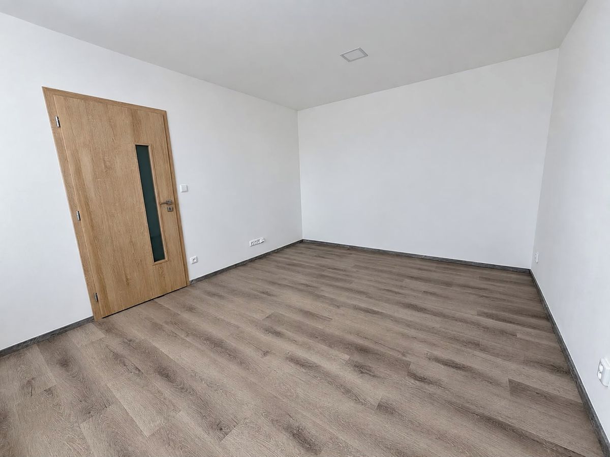 Pronájem bytu 1+1 38 m² – fotografie 4