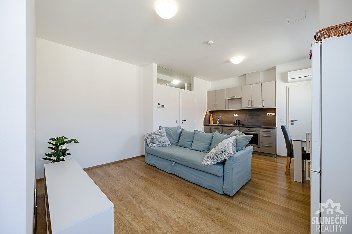 Pronájem bytu 2+kk 50 m² – fotografie 2