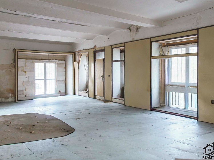 Комерційне приміщення на продаж, 700 м² (4 з 21)