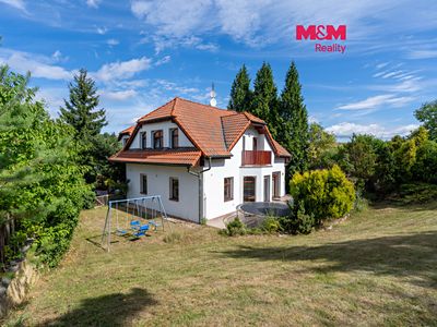 Prodej rodinného domu 277 m², pozemek 963 m²