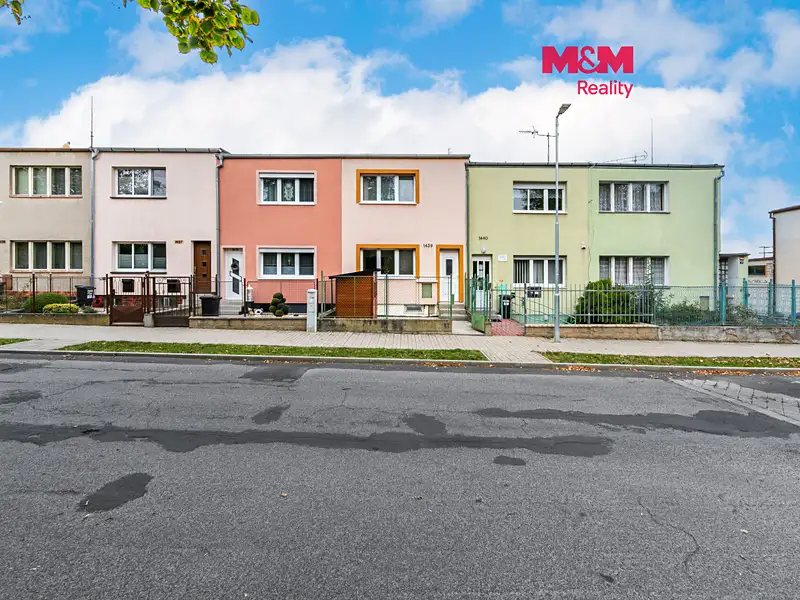 Prodej rodinného domu 115 m², pozemek 116 m², Louny – náhled fotky 1