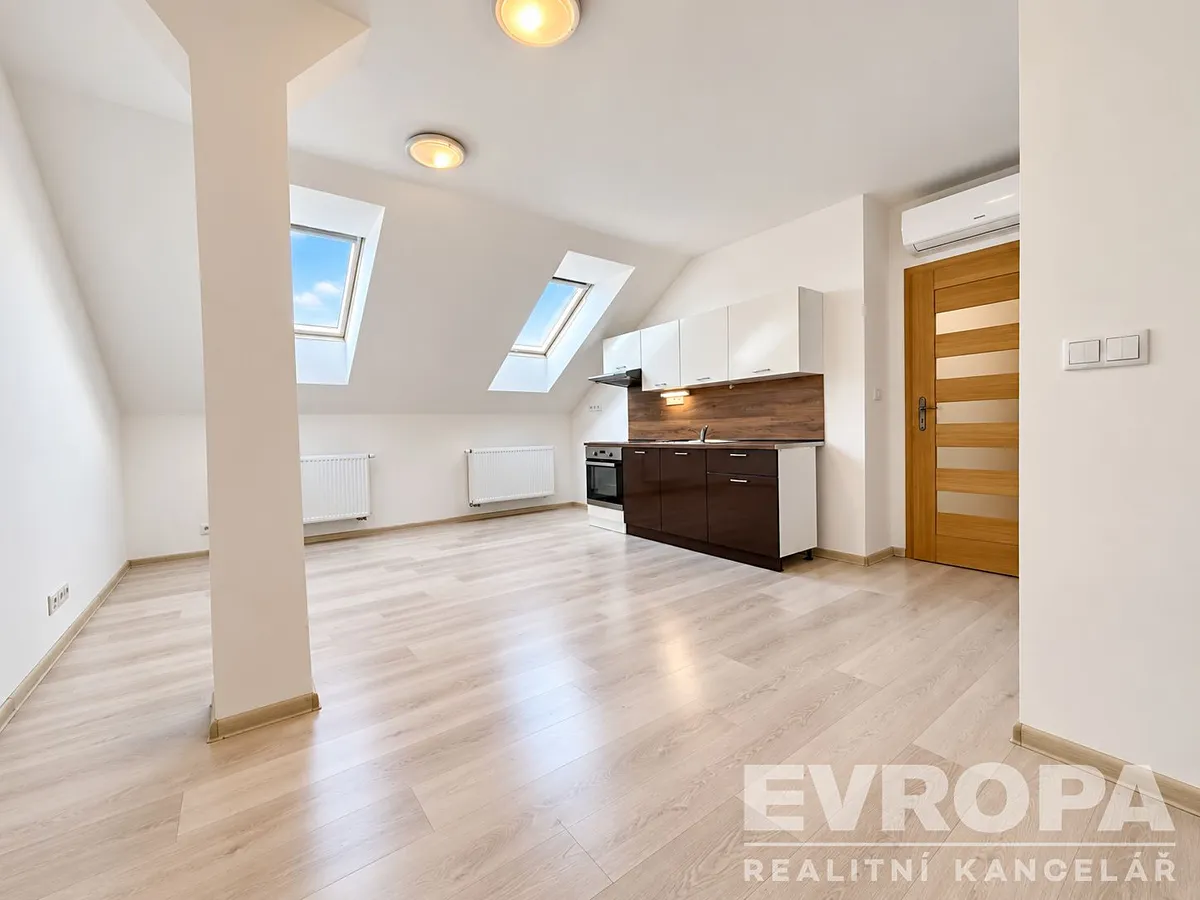 Pronájem bytu 2+kk 47 m²