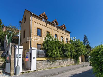 Prodej rodinného domu 278 m², pozemek 440 m²