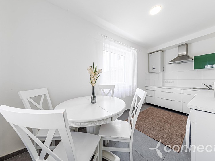 Prodej komerčního prostoru, 52 m² (6 z 22)