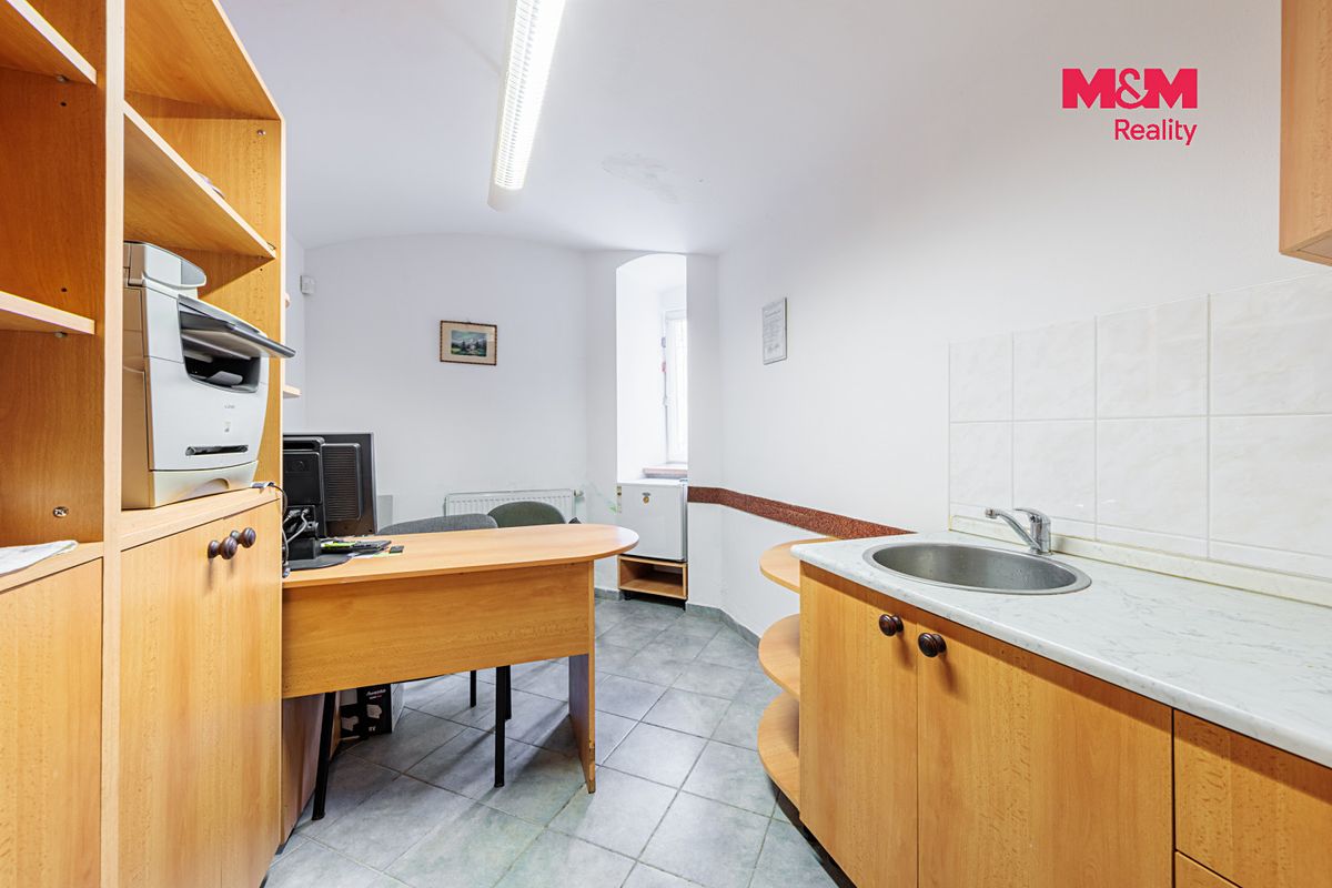 Prodej kanceláře 57 m² – fotografie 2