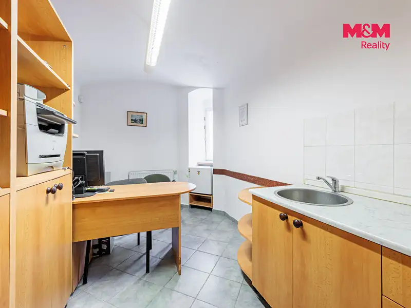 Prodej kanceláře 57 m², Karlovy Vary – náhled fotky 2