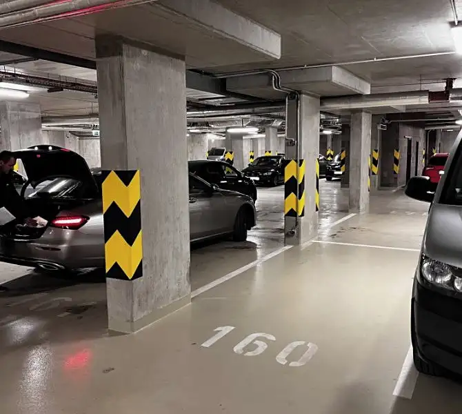 Prodej garážového stání 14 m², Praha – náhled fotky 2