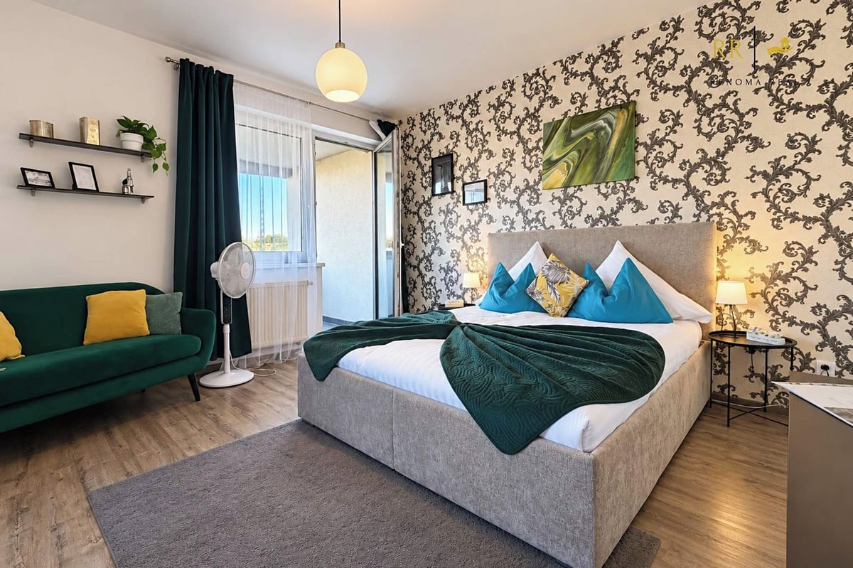 Pronájem bytu 1+kk 36 m² – fotografie 2