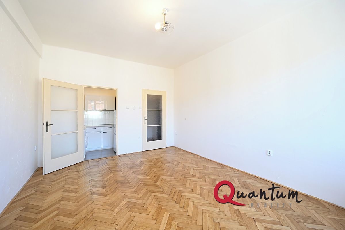 Pronájem bytu 1+kk 29 m² – fotografie 3