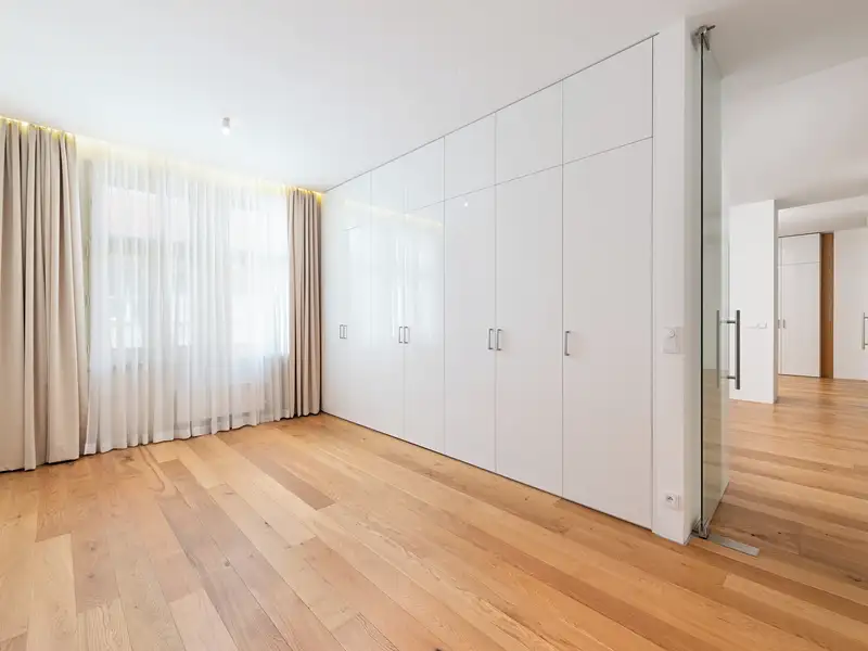 Pronájem bytu 5+kk 184 m², Praha – náhled fotky 2