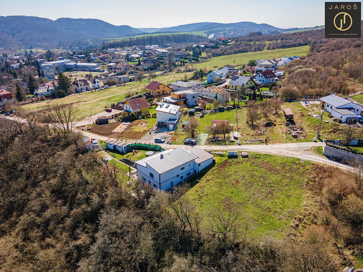 Prodej stavebního pozemku 915 m² – fotografie 5
