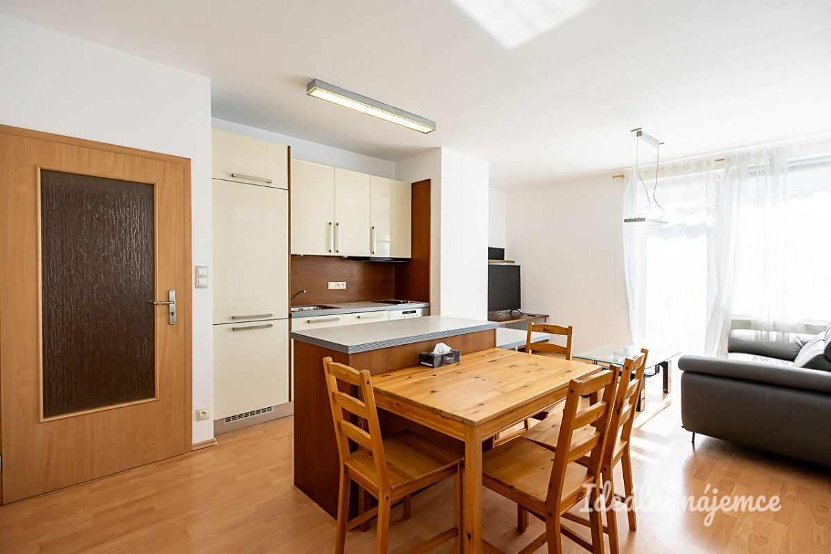 Pronájem bytu 3+kk 64 m²