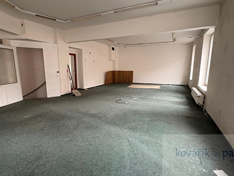 Комерційне приміщення на продаж, 300 м² (11 з 21)