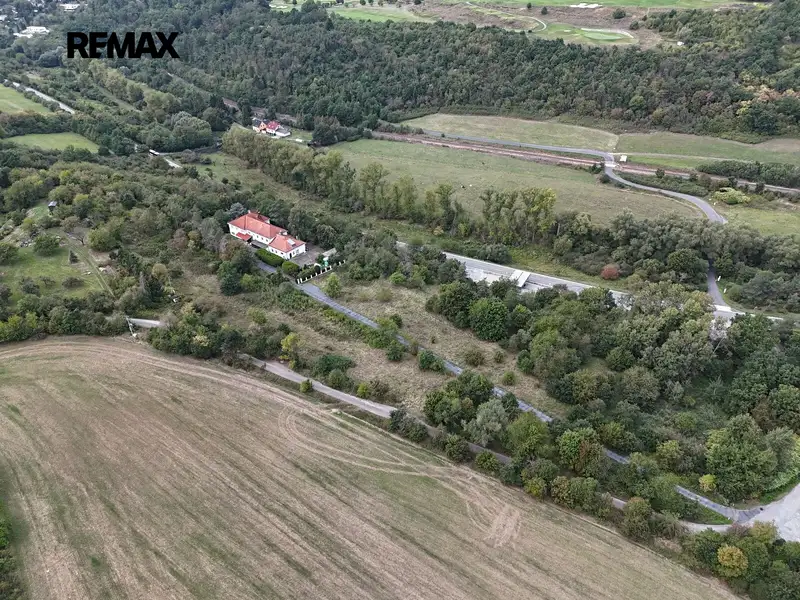 Prodej komerčního pozemku 23750 m², Beroun – náhled fotky 2