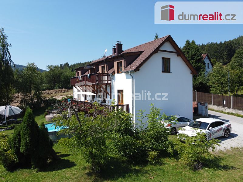 Prodej rodinného domu 334 m², pozemek 2140 m² – fotografie 2