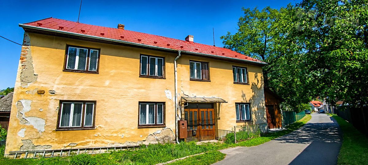 Prodej rodinného domu 270 m², pozemek 658 m²