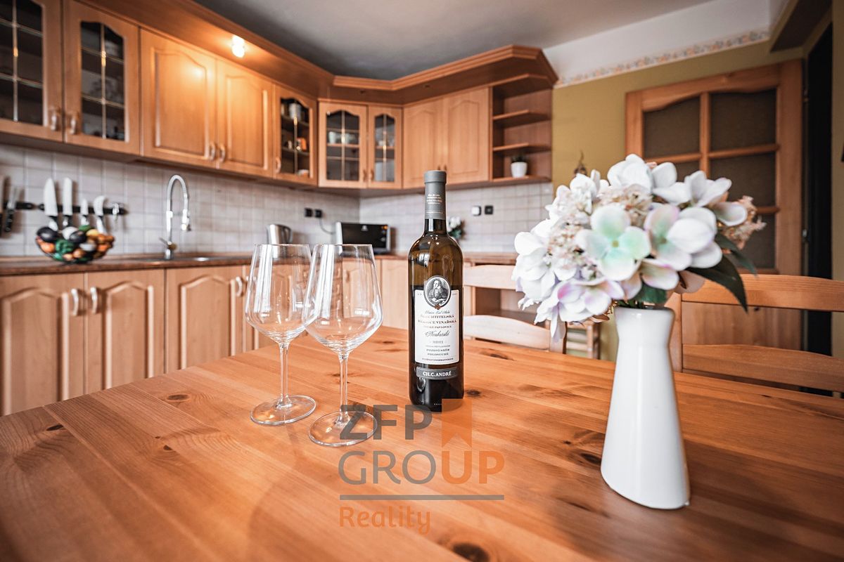 Prodej rodinného domu 190 m², pozemek 177 m², Fulnek – fotka 1 z 3
