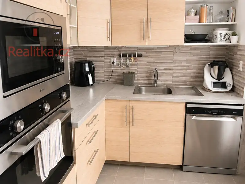 Pronájem bytu 3+1 76 m², Neratovice – náhled fotky 1