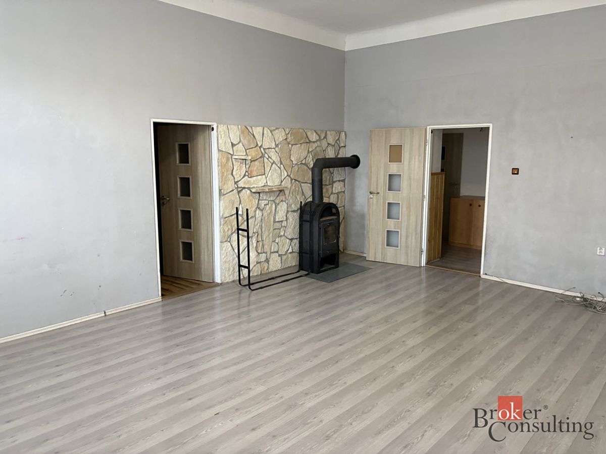 Pronájem bytu 3+1 101 m² – fotografie 2