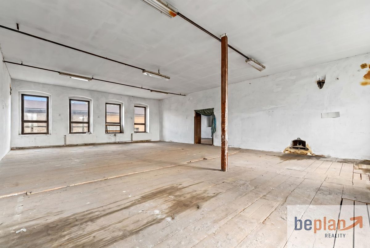 Prodej skladového prostoru 7660 m² – fotografie 3