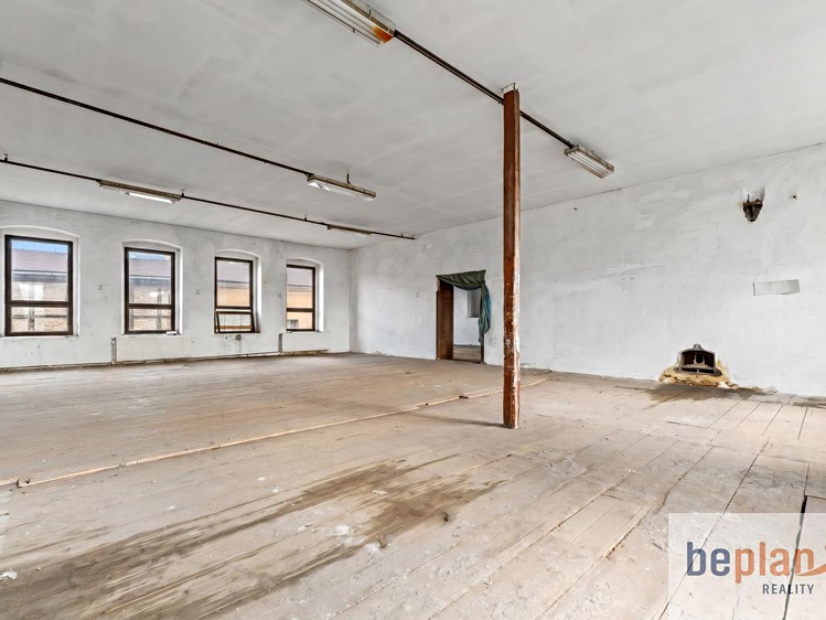 Prodej komerčního prostoru, 7 660 m² (3 z 26)