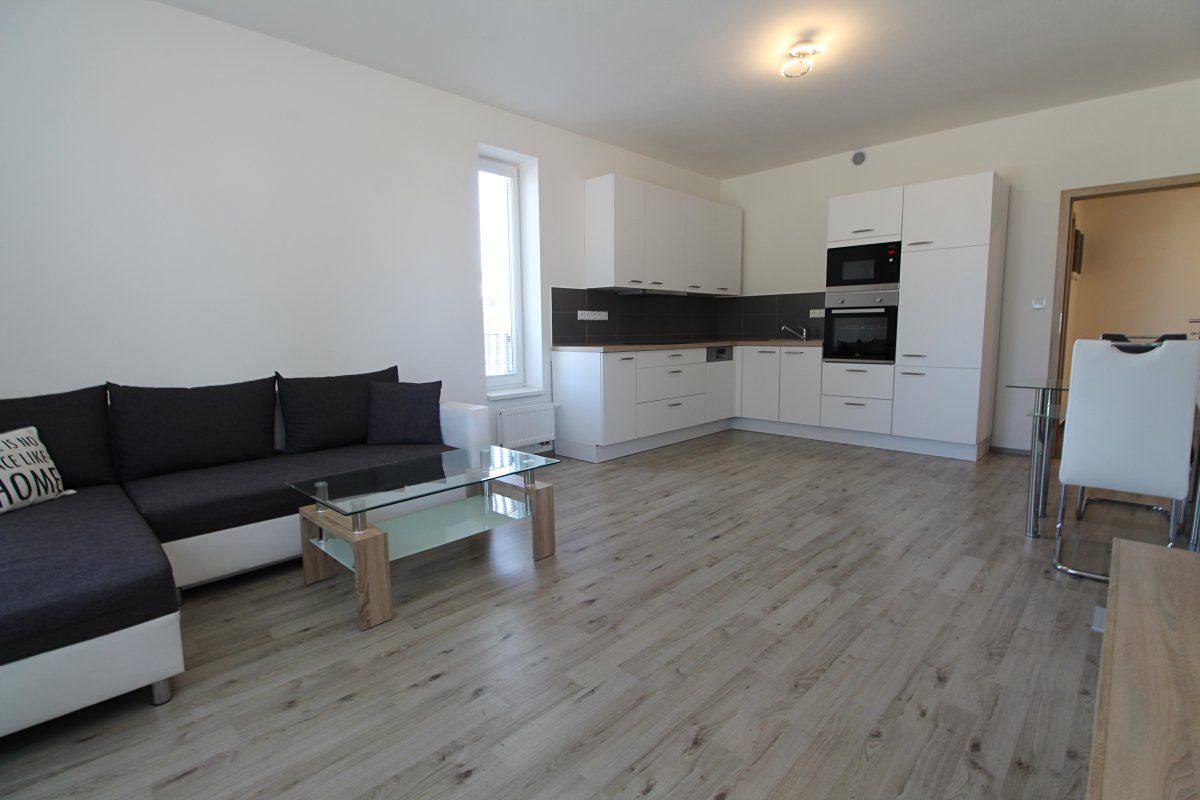 Pronájem bytu 2+kk 53 m² – fotografie 2