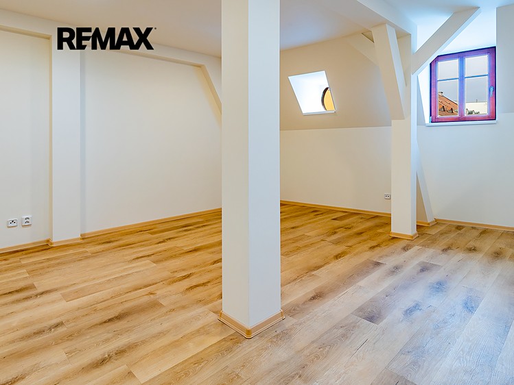 Prodej bytu 2+kk, 63 m² (25 z 55)