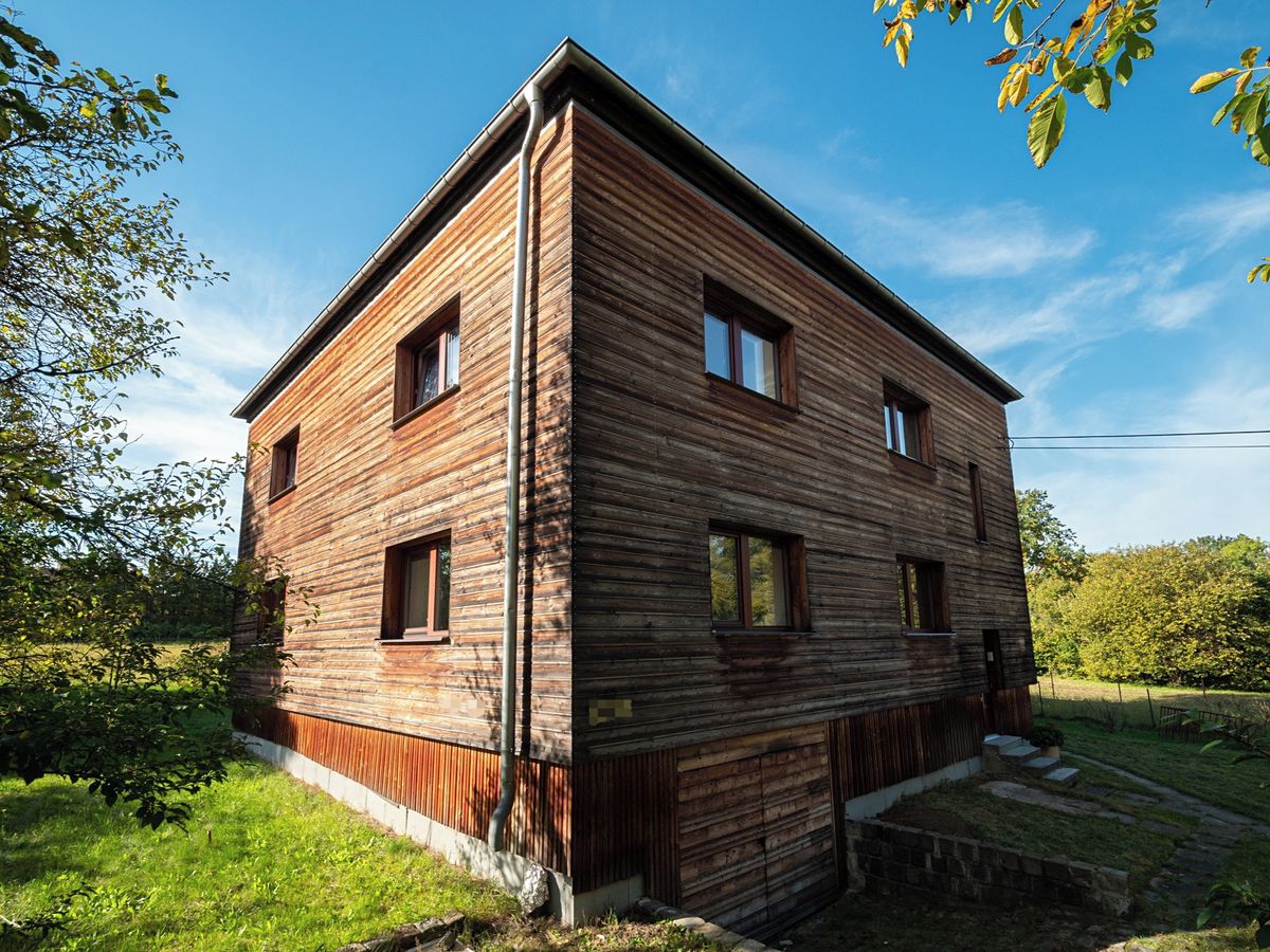 Prodej vícegeneračního domu 204 m², pozemek 1640 m² – fotografie 2