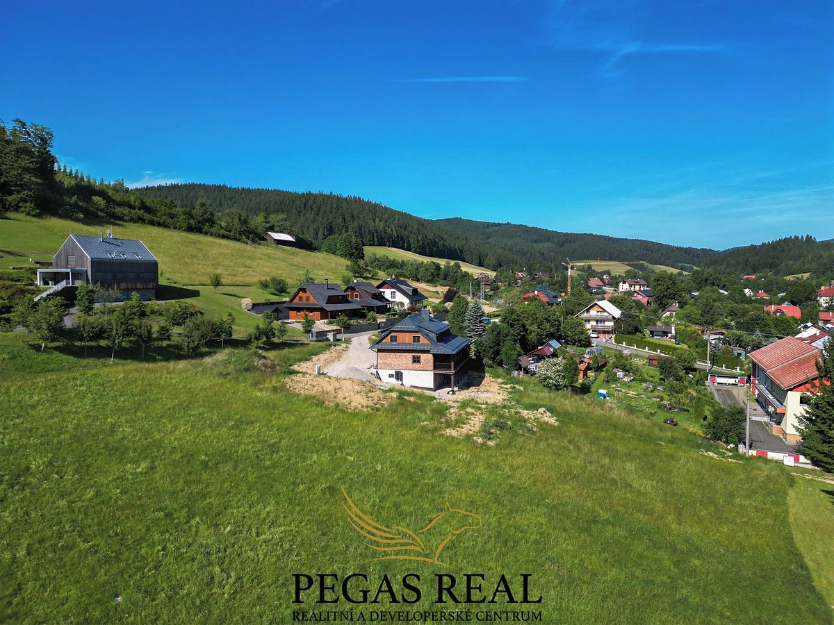 Prodej stavebního pozemku 1951 m² – fotografie 2