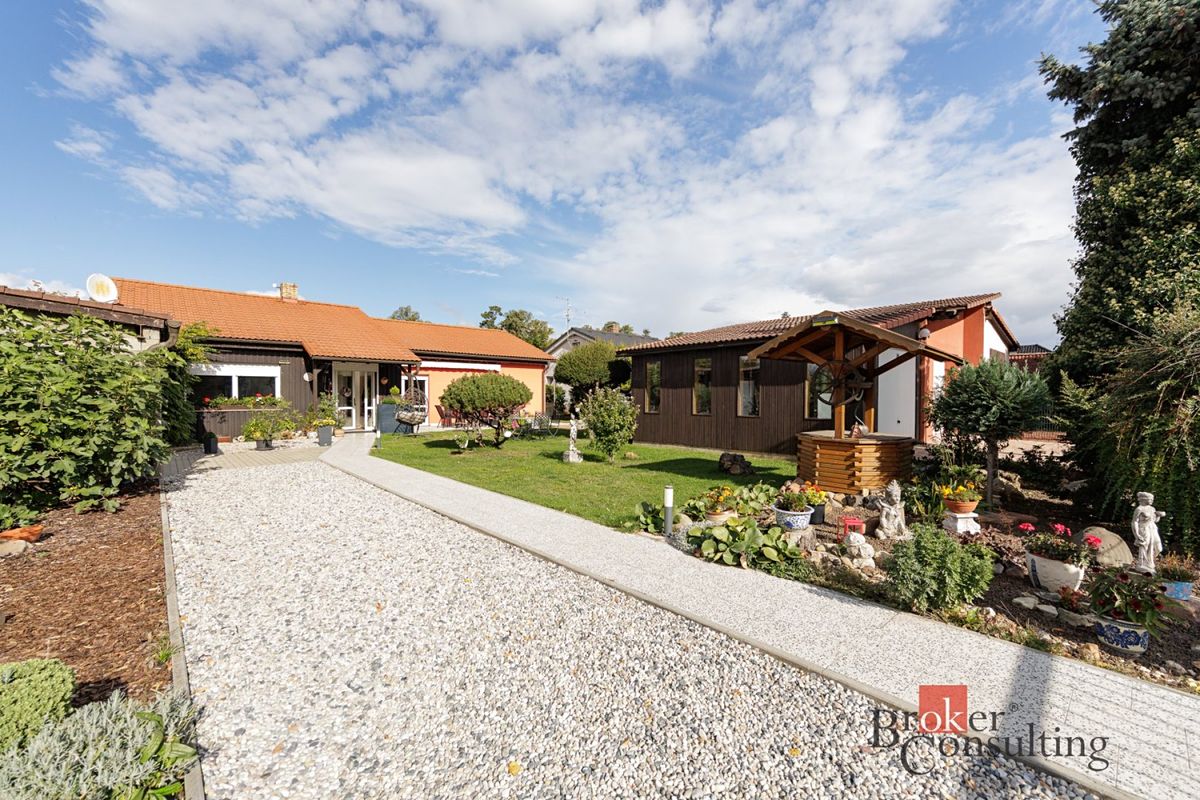 Prodej rodinného domu 286 m², pozemek 868 m², Žatec – fotka 1 z 3